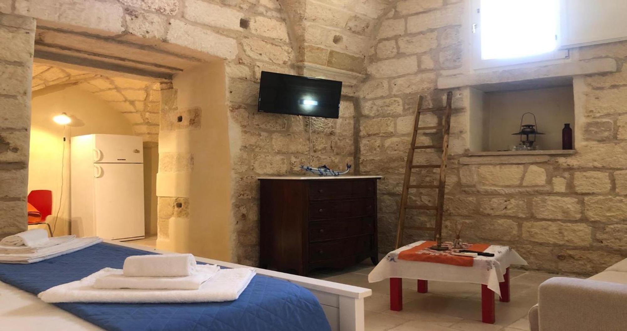 Odegos Monolocali Vico Sant'Antonio Villa Карпиняно Салентино Екстериор снимка